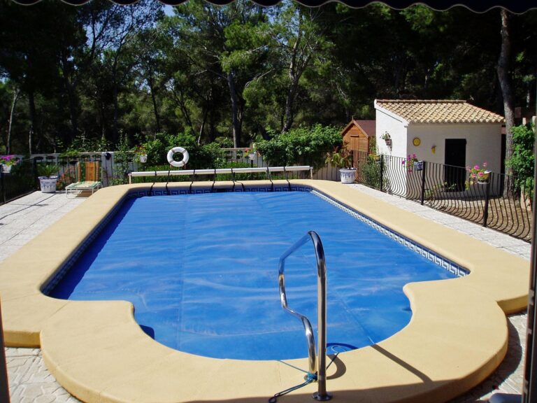 inkflo swimming pool 232677 1920 768x576