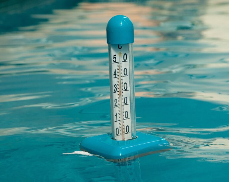 jackmac34 swimming pool thermometer 1605907 1920 768x611