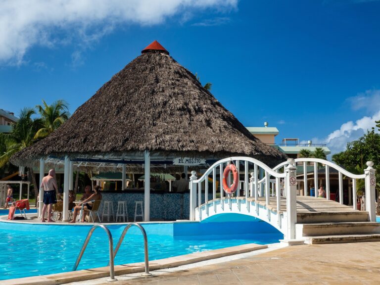 Pool Cleaning & Repair Services